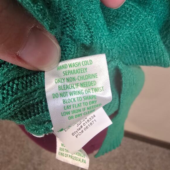 Women's Lilly Pulitzer Green V-Neck Sweater Gold Button Accents | Size Medium - Picture 11 of 12